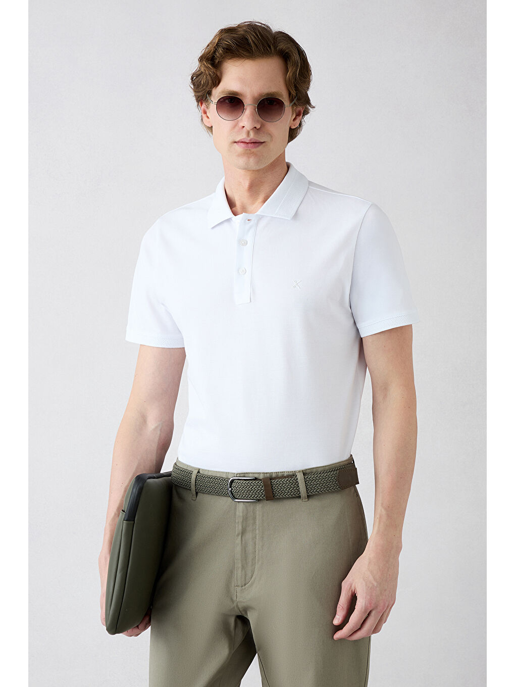 Beyaz Kıvrılmaz Polo Yaka Slim Fit Dar Kesim Ribana Detaylı Pamuk Tişört-5