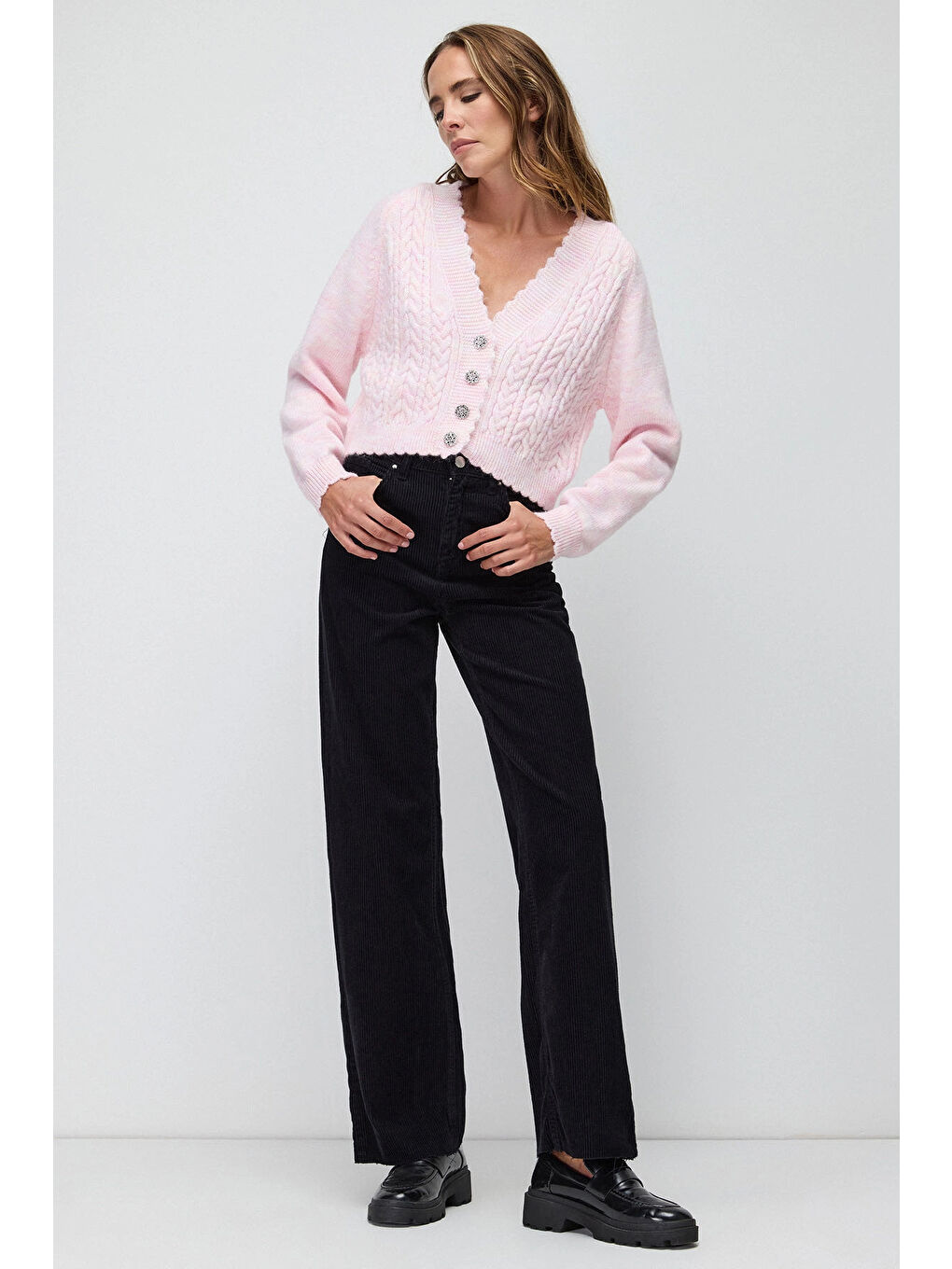 Siyah Kadife Kumaştan Yüksek Bel Cepli Geniş Paça Pantolon