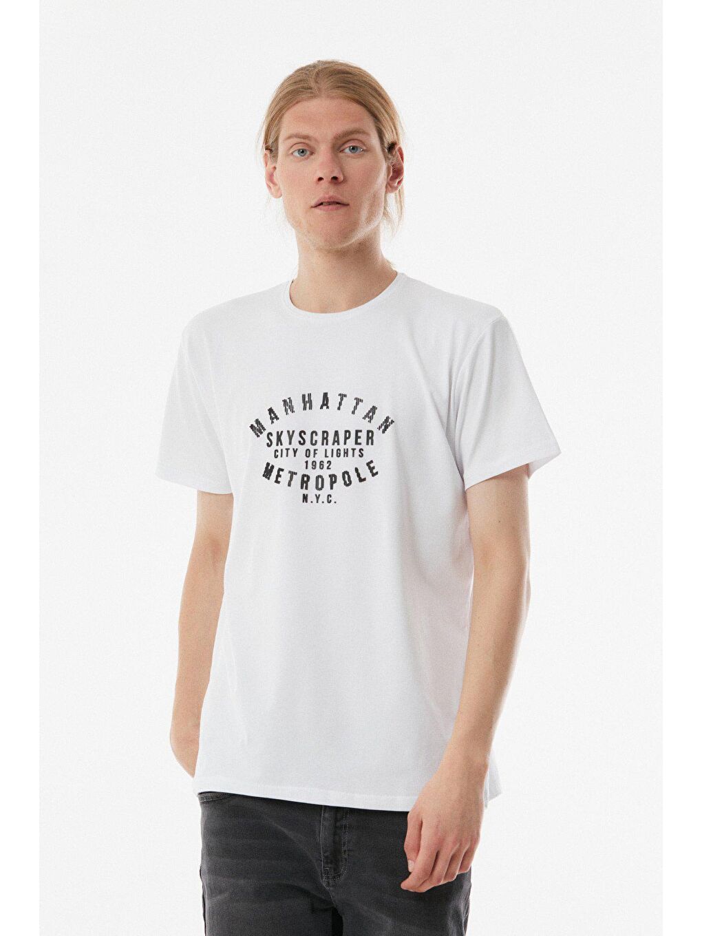 Beyaz Manhattan Baskılı Bisiklet Yaka Tişört-1