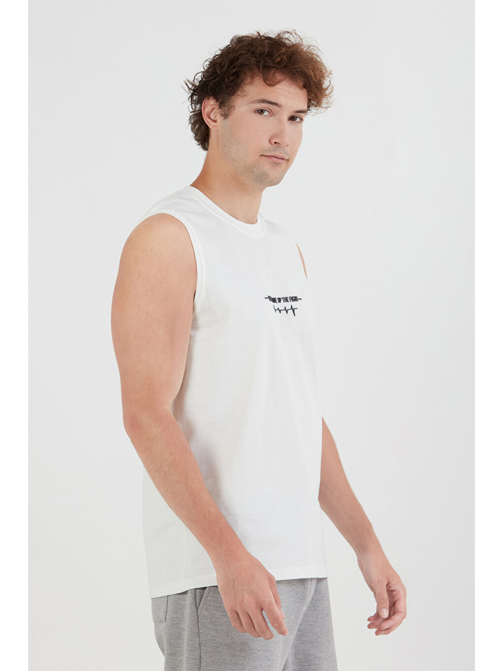 Beyaz Yazı Baskılı Sıfır Kol Tişört-2