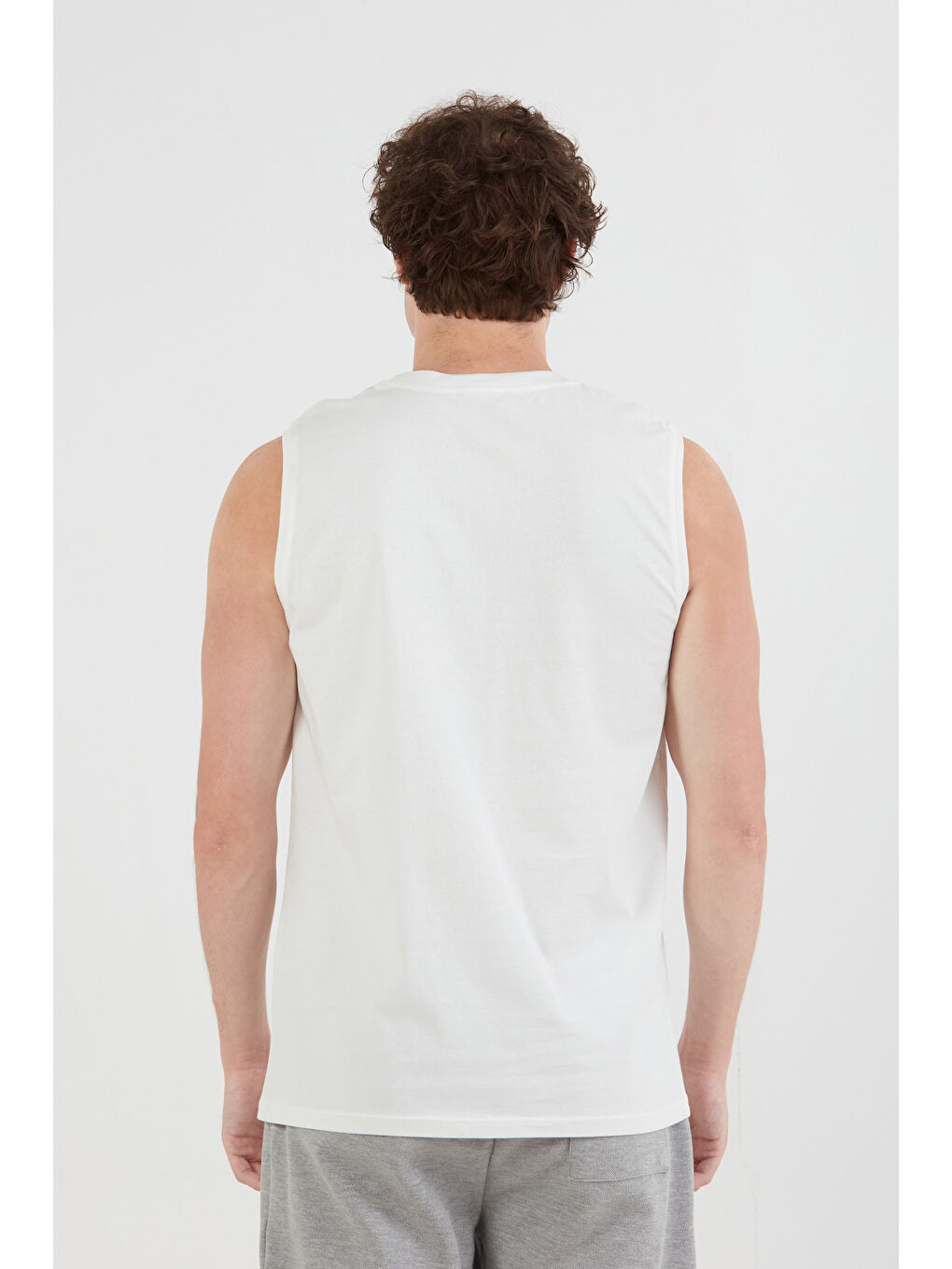 Beyaz Yazı Baskılı Sıfır Kol Tişört-3