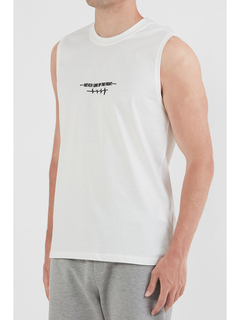 Beyaz Yazı Baskılı Sıfır Kol Tişört-4