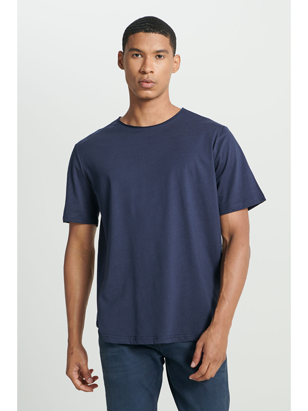 Regular Fit Normal Kesim Bisiklet Yaka %100 Pamuk Lacivert Tişört-1