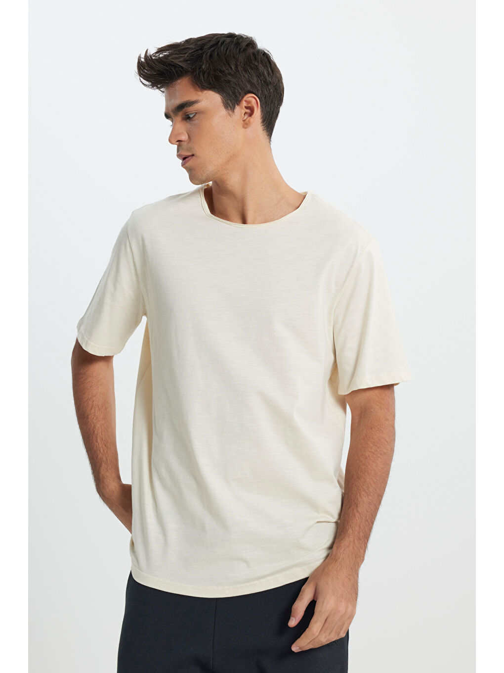 Regular Fit Normal Kesim Bisiklet Yaka %100 Pamuk Bej Tişört-1