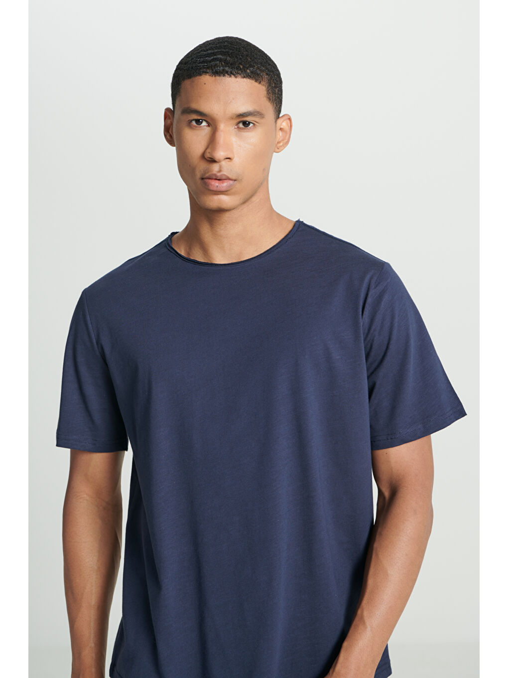 Regular Fit Normal Kesim Bisiklet Yaka %100 Pamuk Lacivert Tişört-4