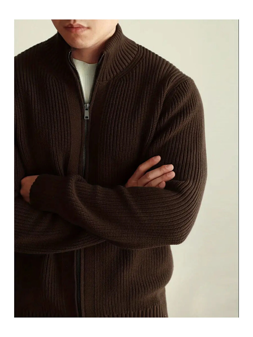 Kahverengi Erkek Dik Yaka Fermuarlı Slim Fit Triko Hırka