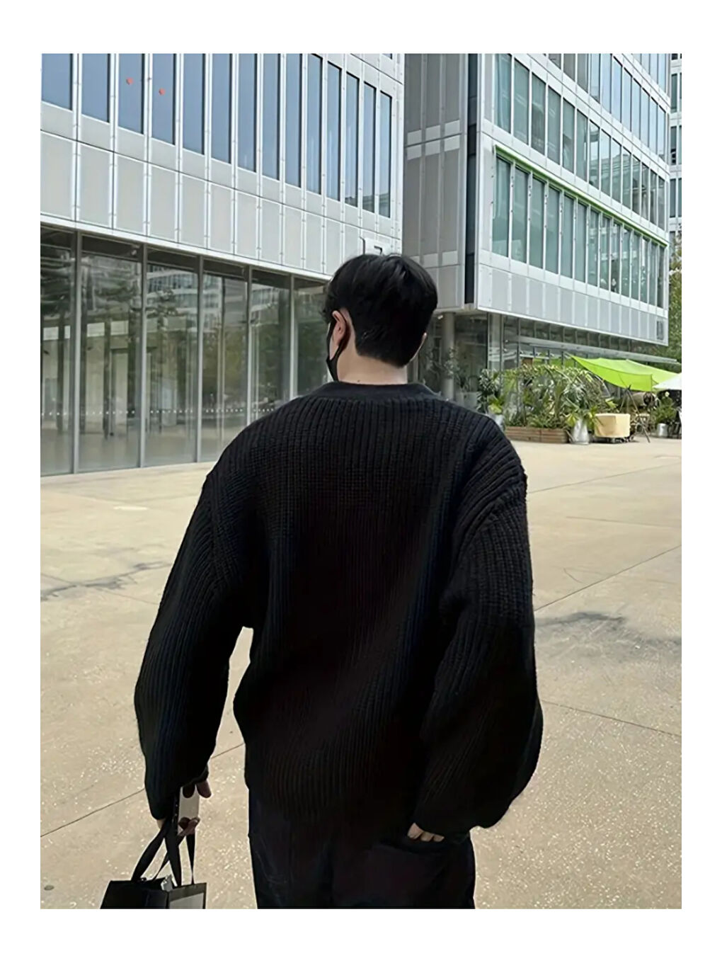 Siyah Erkek Regular Fit Düğmeli V Yaka Triko Hırka-2