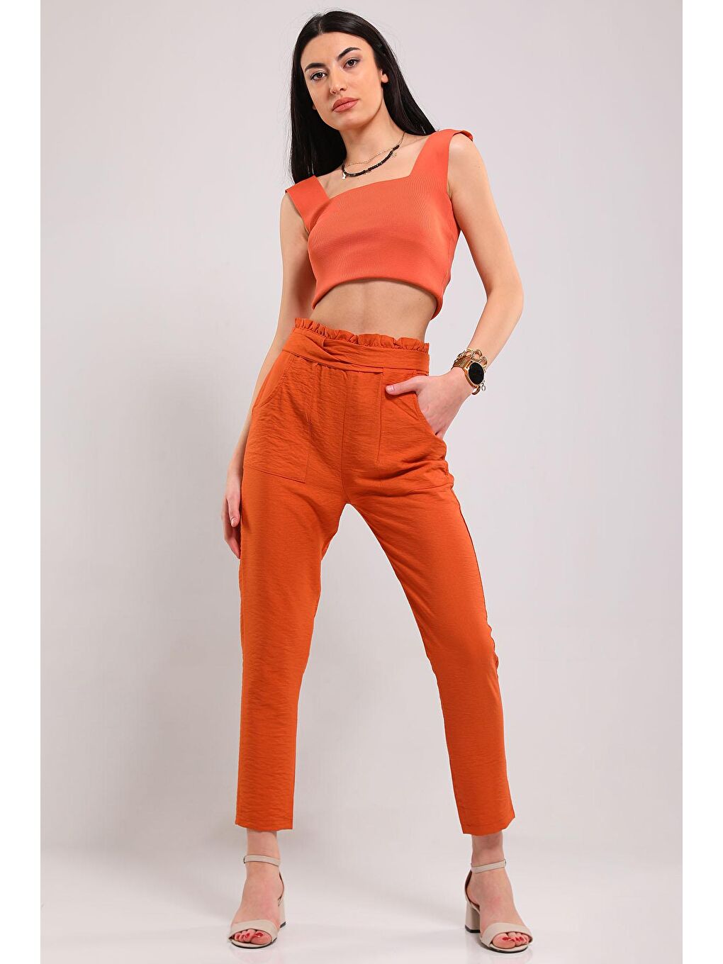 Kahverengi Kadın Beli Fırfırlı Kemerli Havuç Paça Pantolon-1