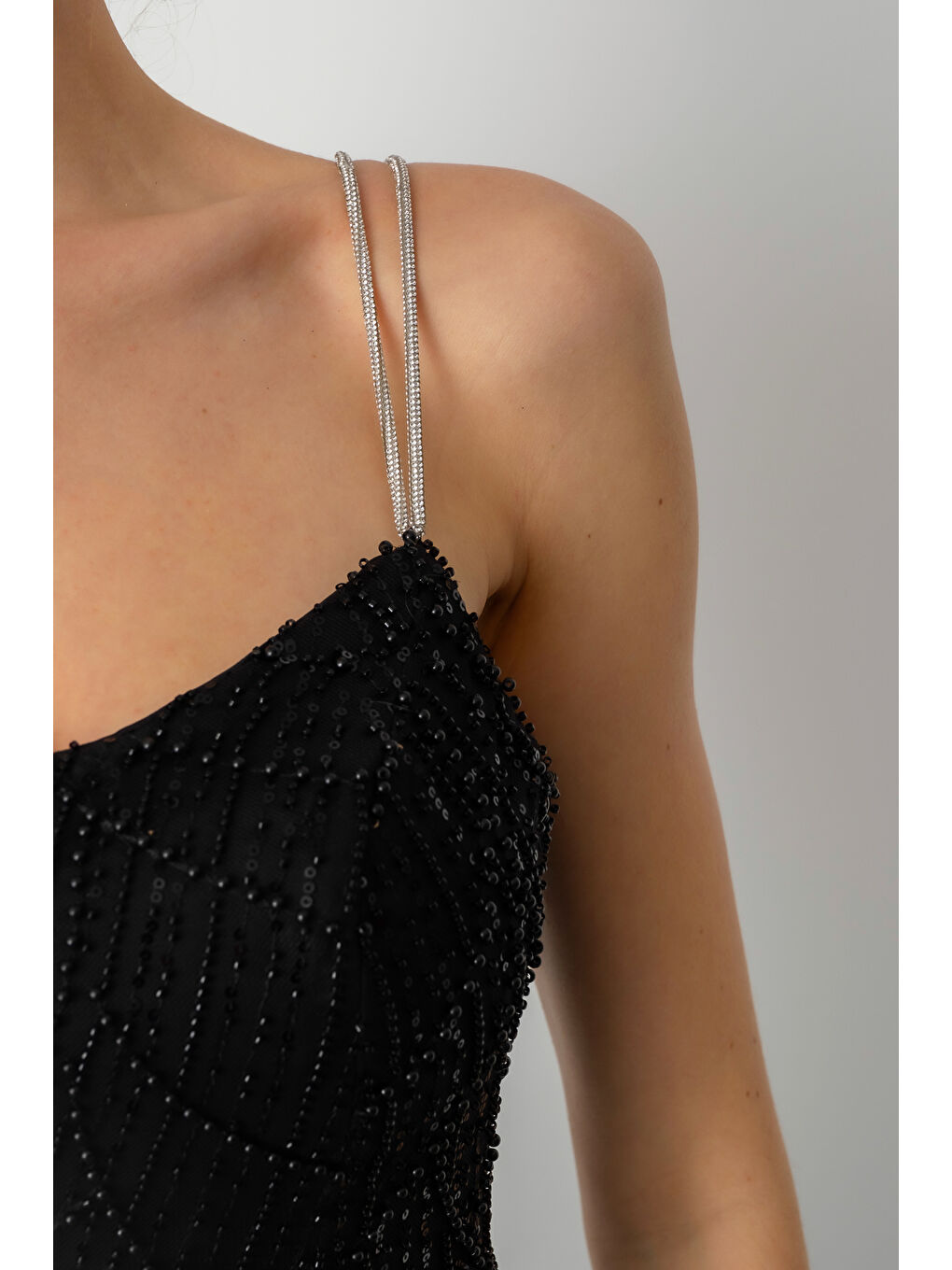 Kadın Siyah Askılı Boncuklu Uzun Balık Abiye Elbise-3
