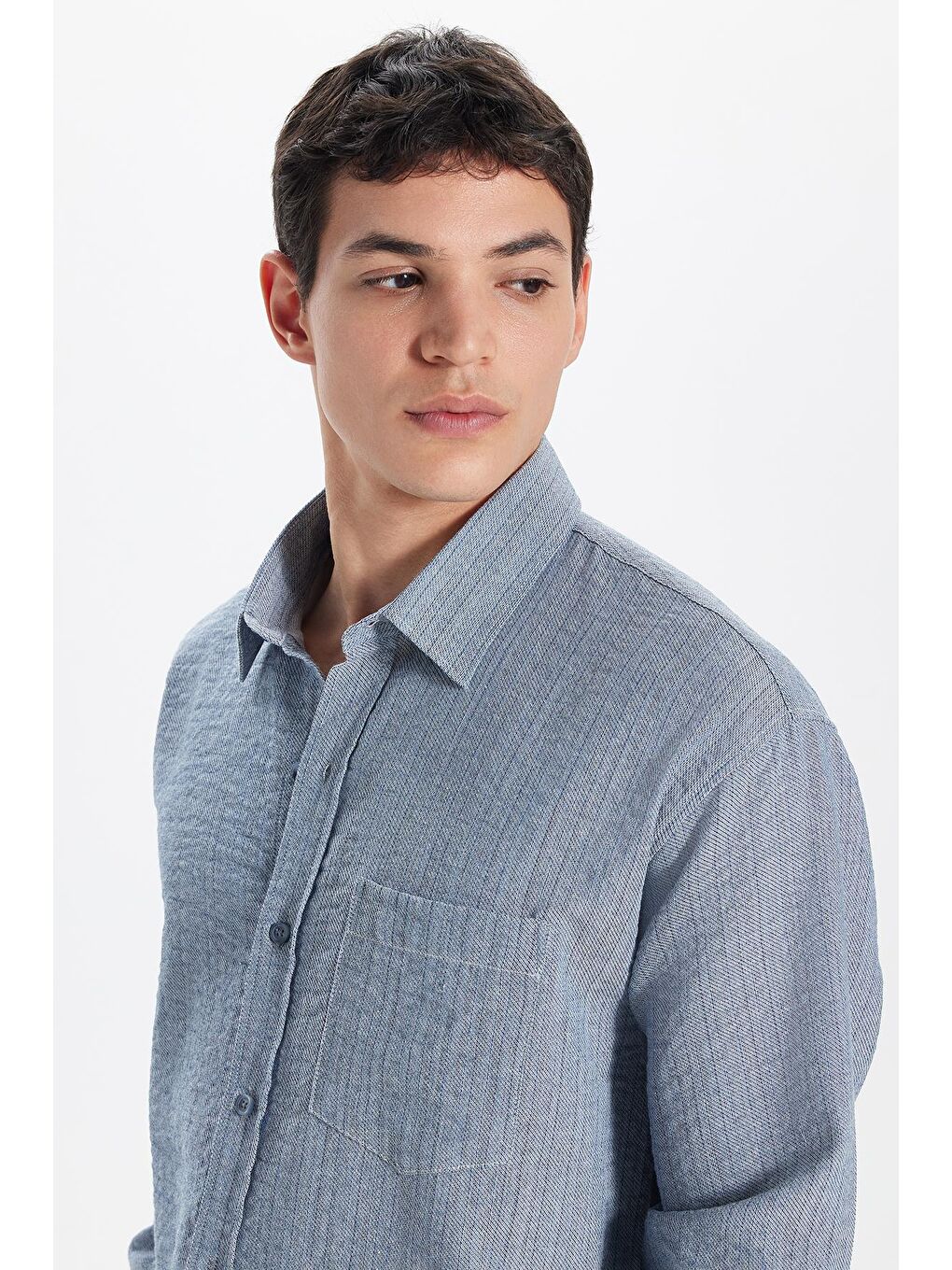 Erkek Relax Fit Rahat Kesim Pamuklu Keten Doku Tek Cepli Mavi Gömlek