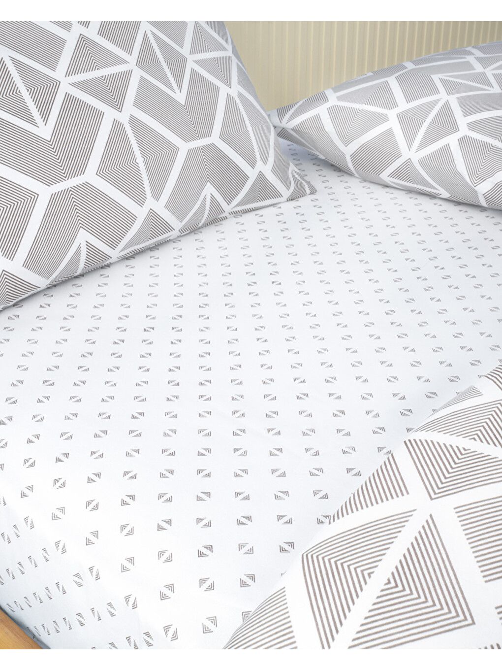 Triweave Kolay Ütülenir Çarşaflı Çift Kişilik Nevresim Takımı 200x220 Cm Bej-3