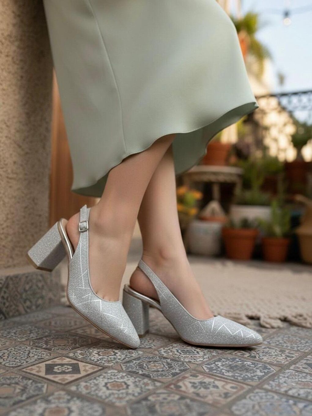Gri Kadın Louisa Gümüş Arkası Açık Klasik Topuklu Ayakkabı-1