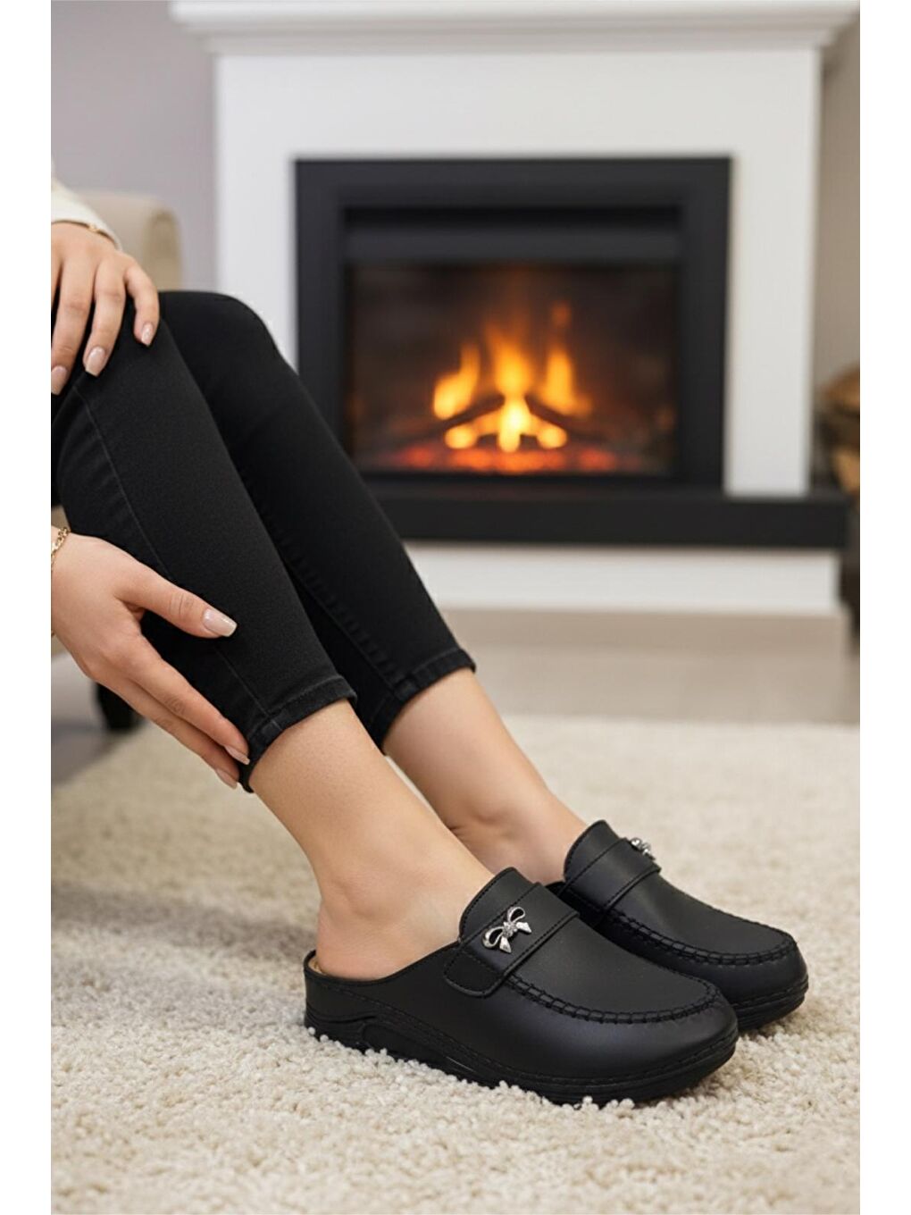 Siyah Sera 1503 Tokalı Ortopedik Yumuşak Hafif Taban Önü Kapalı Günlük Anne Kadın Terlik