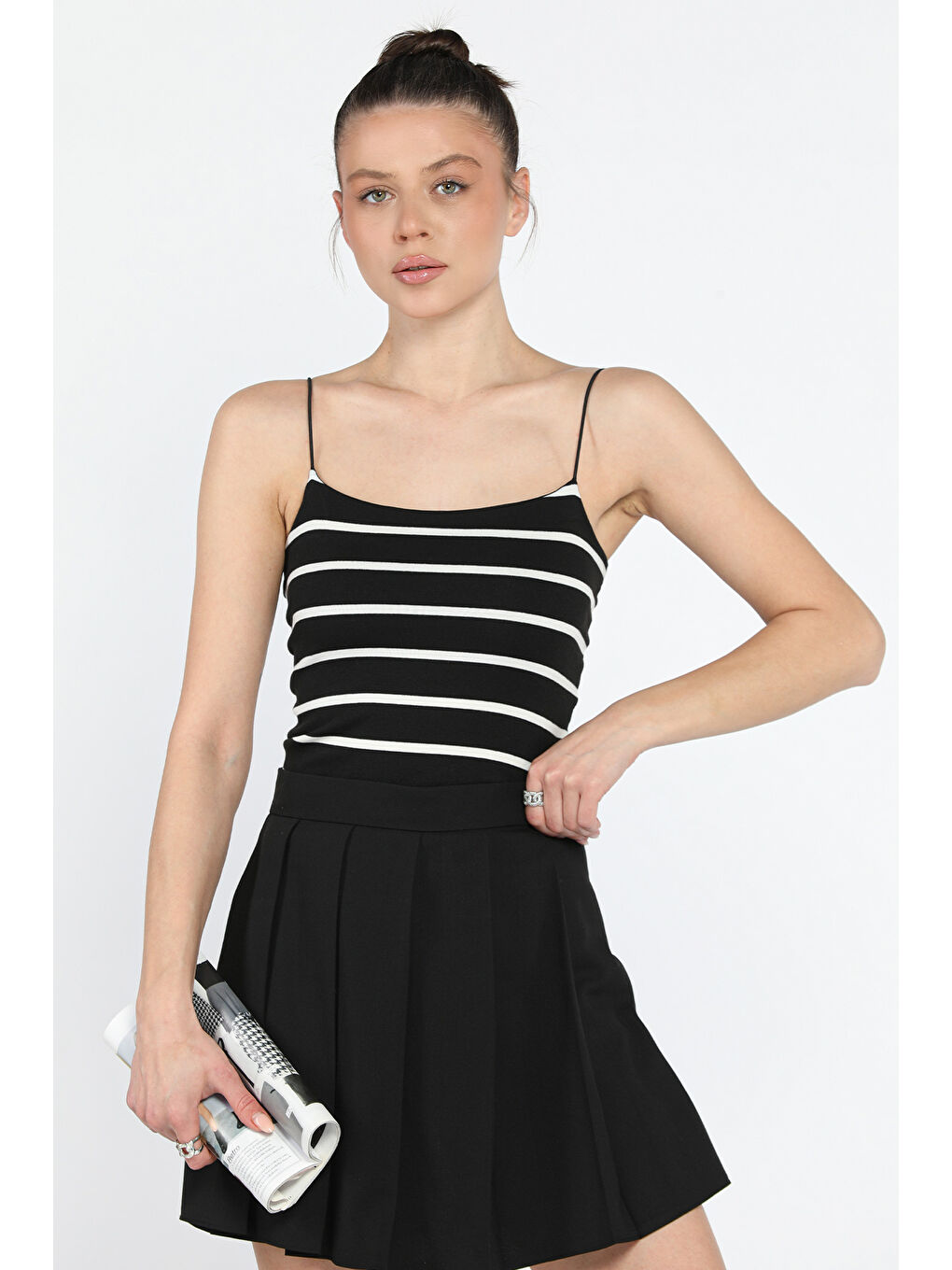 Siyah İp Askılı Kadın Crop Bluz