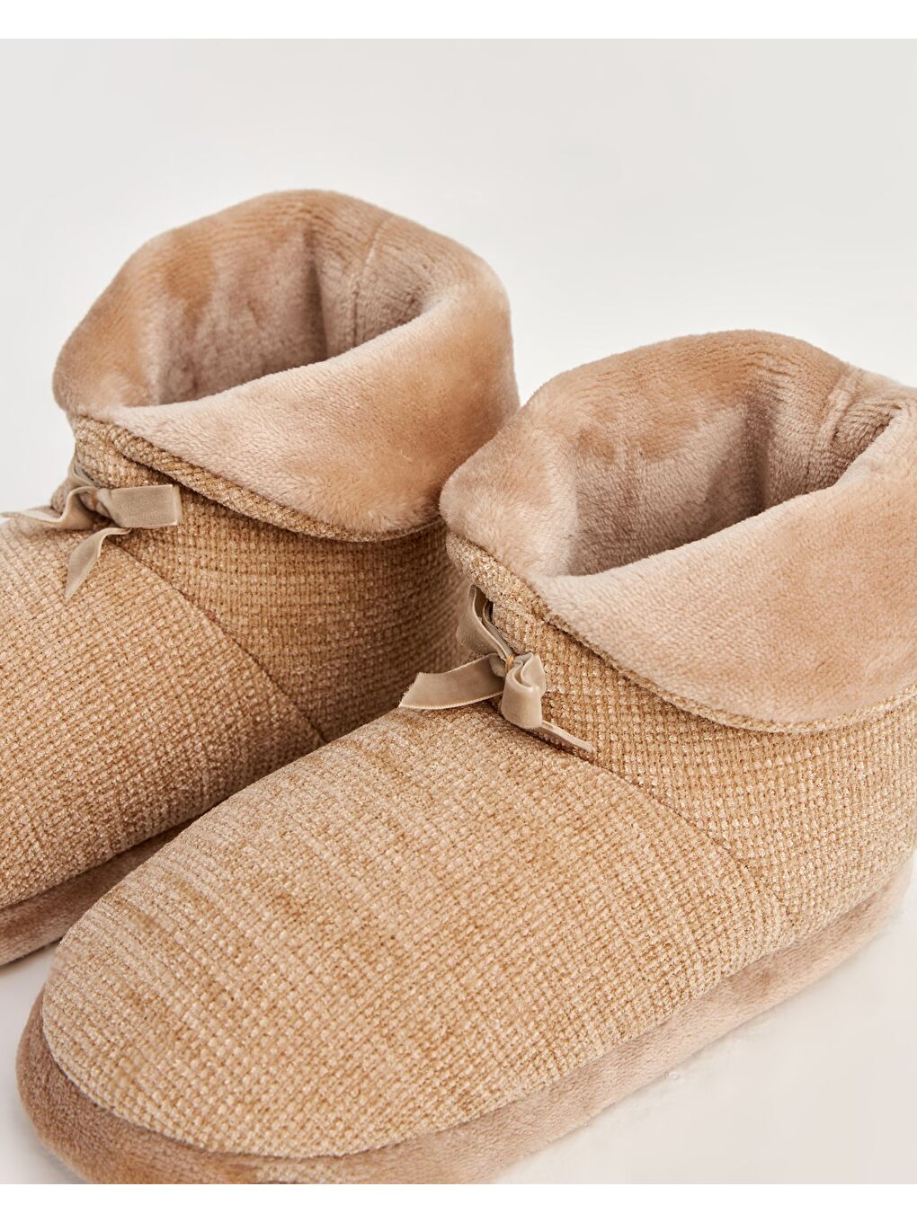 Bej Kadın Kurdeleli Panduf - MENT-3