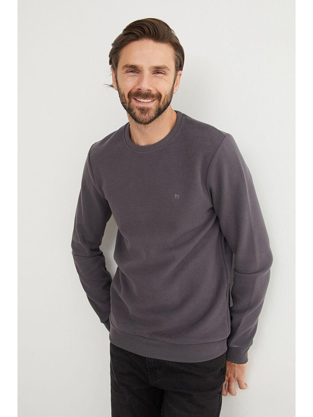 Gri M Harf Nakışlı Fitilli Bisiklet Yaka Büyük Beden Sweatshirt-1