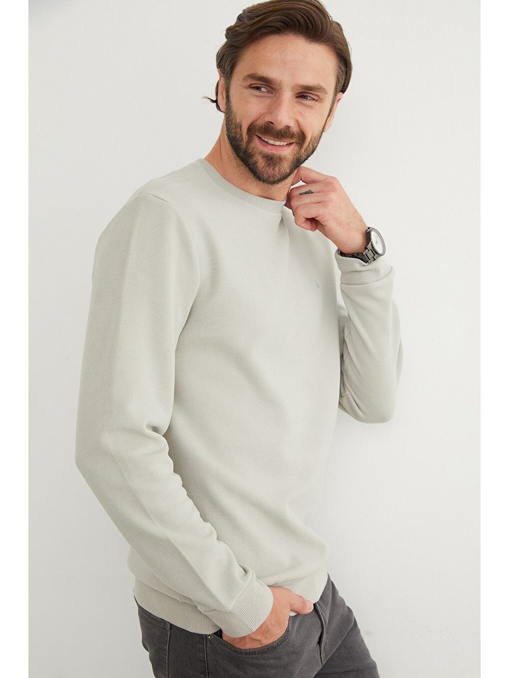 Gri M Harf Nakışlı Fitilli Bisiklet Yaka Büyük Beden Sweatshirt-1