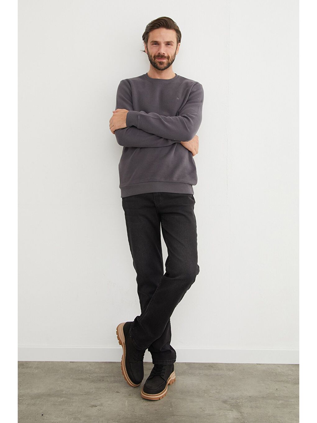 Gri M Harf Nakışlı Fitilli Bisiklet Yaka Büyük Beden Sweatshirt-3