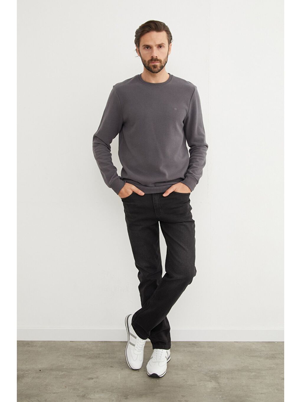 Gri M Harf Nakışlı Fitilli Bisiklet Yaka Büyük Beden Sweatshirt-4