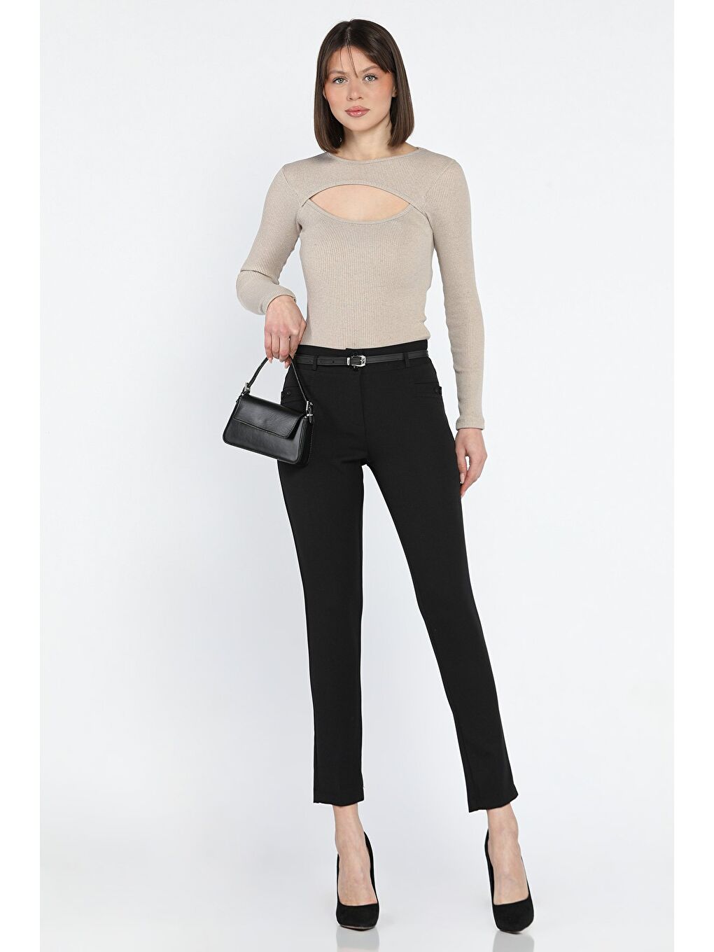 Siyah Kadın Kemerli Kumaş Pantolon