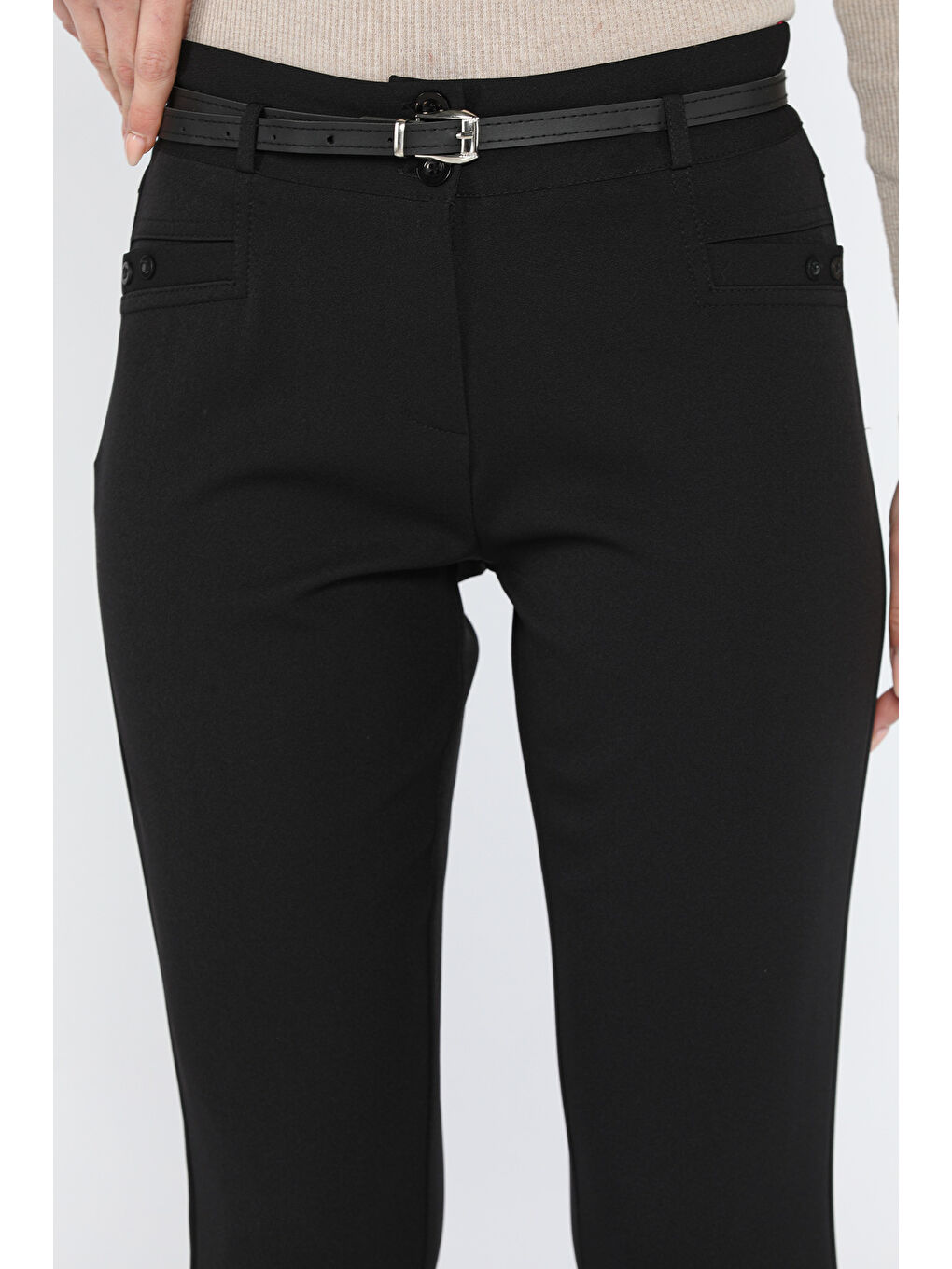 Siyah Kadın Kemerli Kumaş Pantolon-3
