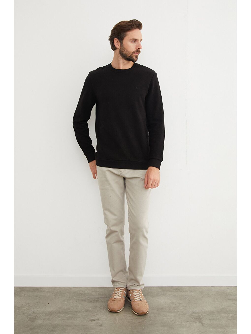 Siyah M Harf Nakışlı Fitilli Bisiklet Yaka Büyük Beden Sweatshirt-3