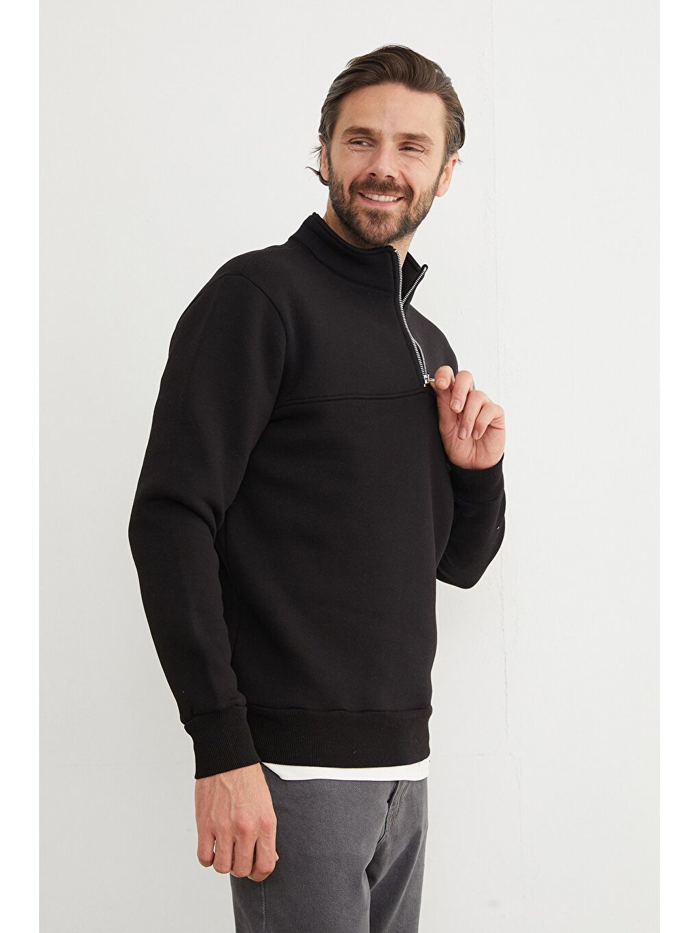 Siyah 3 İplik Basic Dik Yaka Yarım Fermuarlı Sweatshirt-1