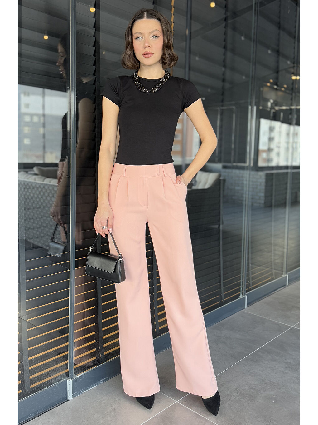 Pembe Bel Cırtlı Bol Paça Kadın Kumaş Pantolon