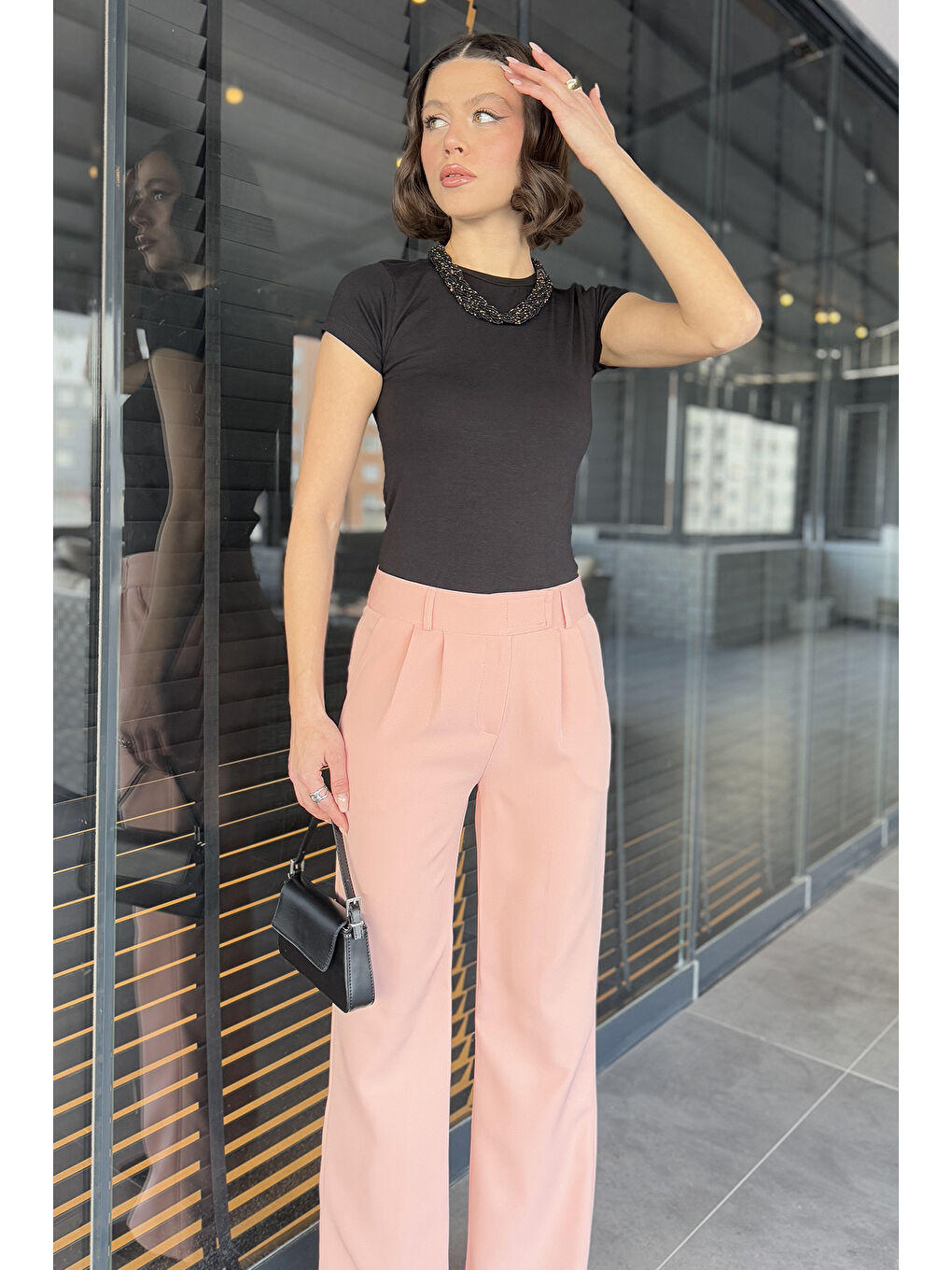 Pembe Bel Cırtlı Bol Paça Kadın Kumaş Pantolon-2