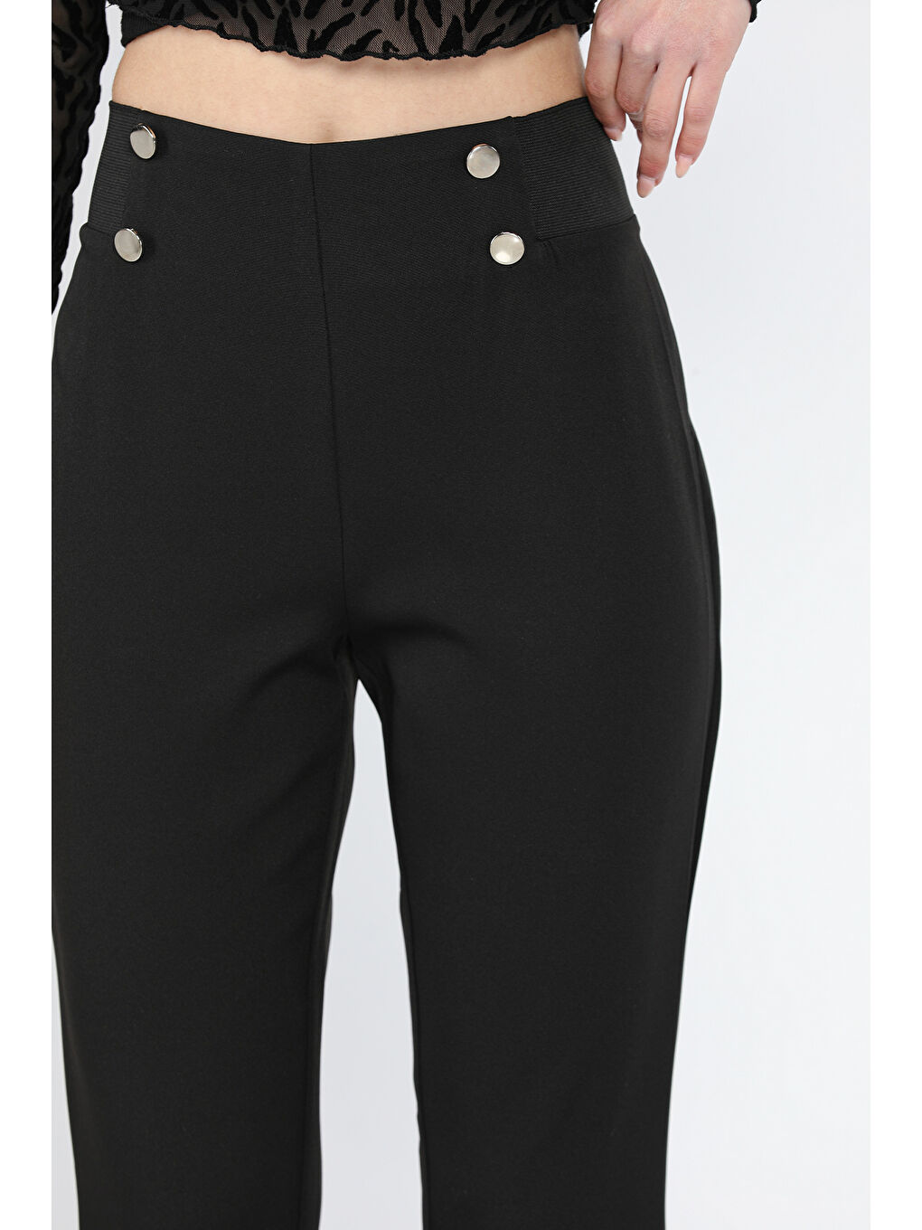 Siyah Bel Lastikli Dar Paça Kadın Kumaş Pantolon-3