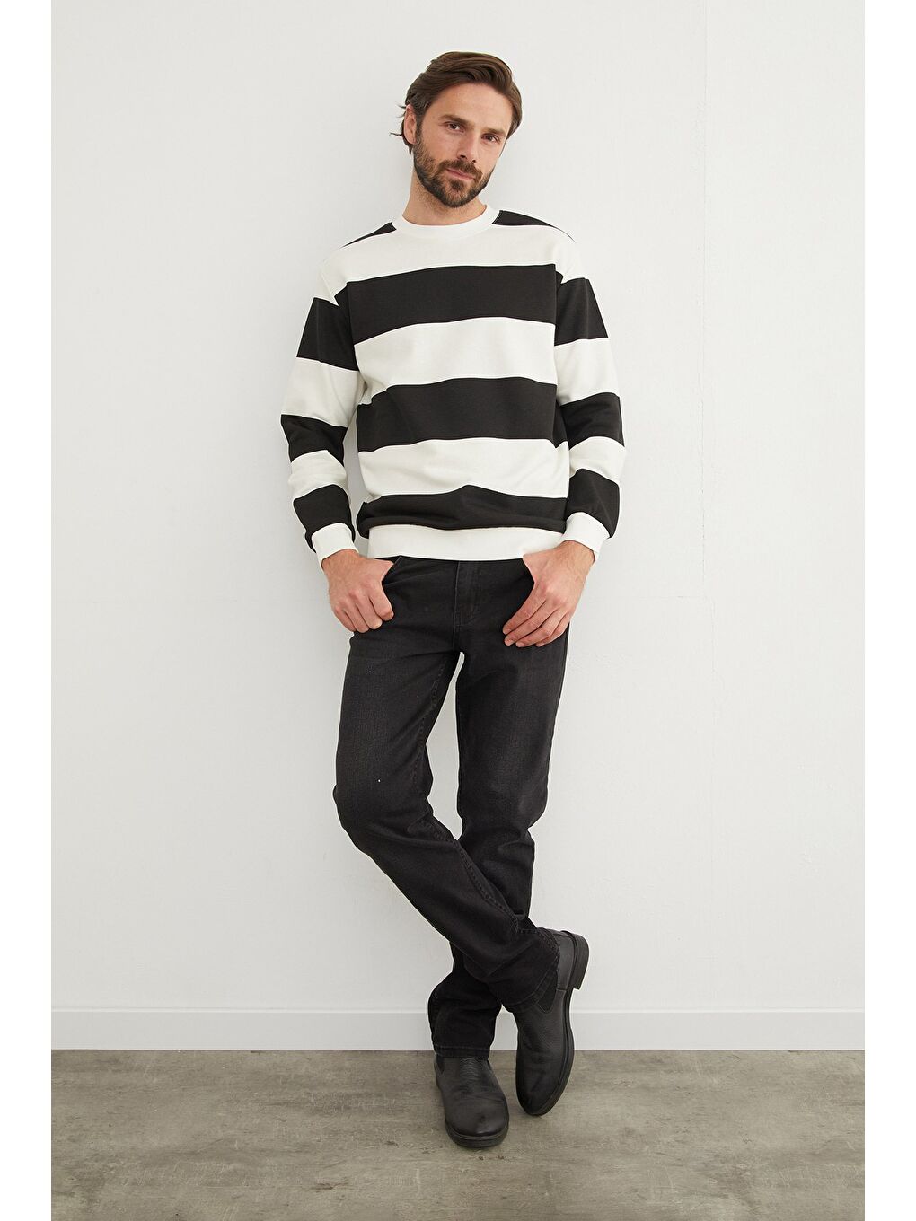 Siyah Çizgili Bisiklet Yaka Sweatshirt-3