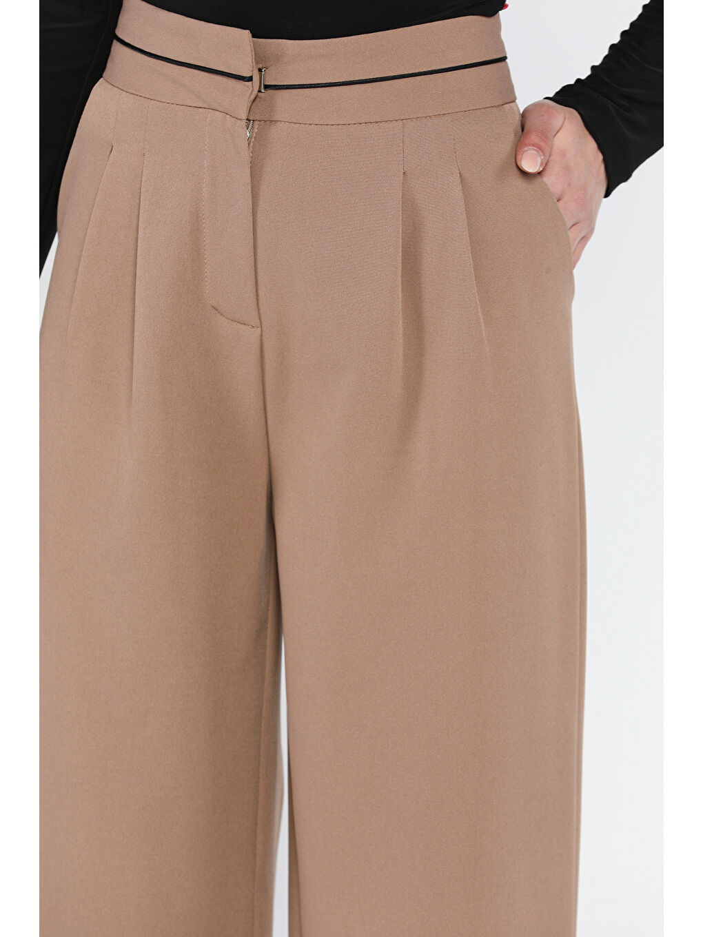 Bej Pileli Bol Paça Kadın Kumaş Pantolon-3