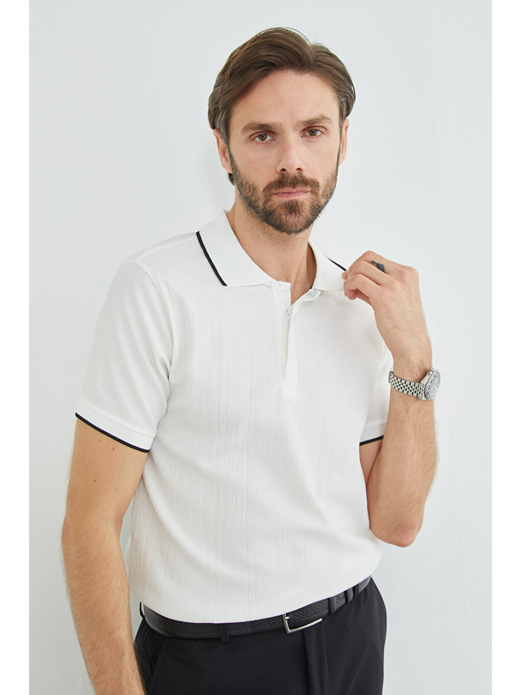 Beyaz Çizgili Yarım Fermuarlı Polo Yaka Tişört-4