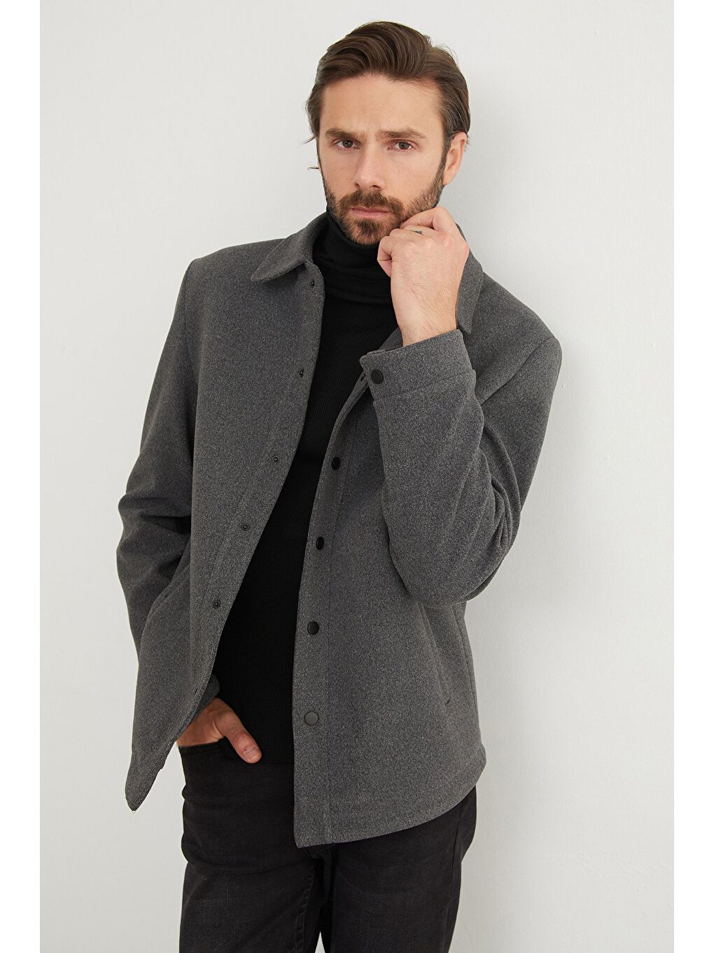 Antrasit Çift Cepli Çıtçıtlı Kaşe Kaban