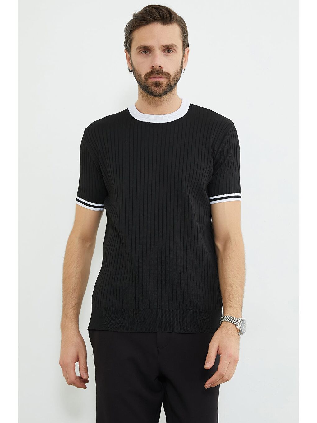 Siyah Fitilli Biyeli Bisiklet Yaka Triko Tişört