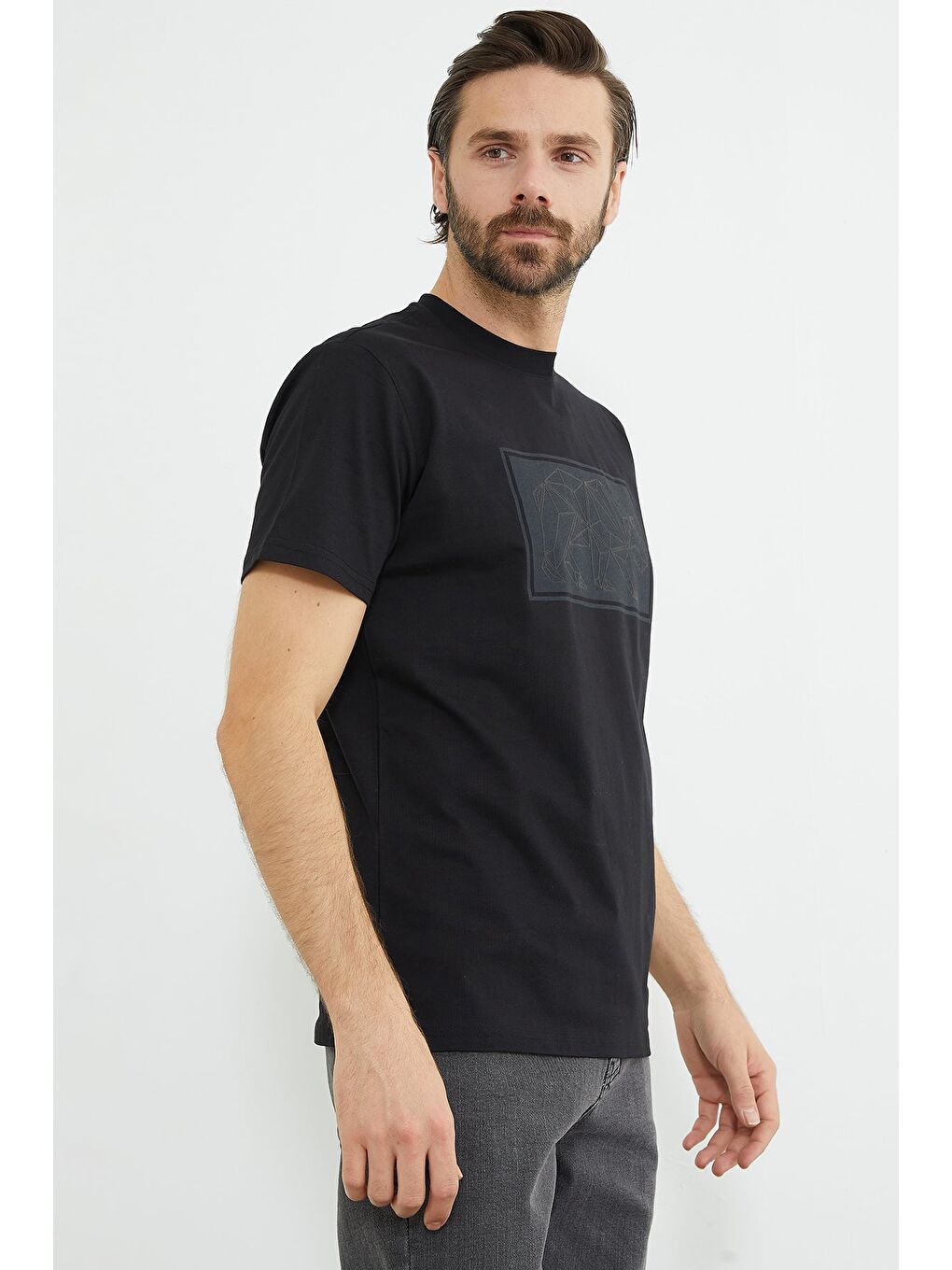 Siyah Baskılı Bisiklet Yaka Tişört-1