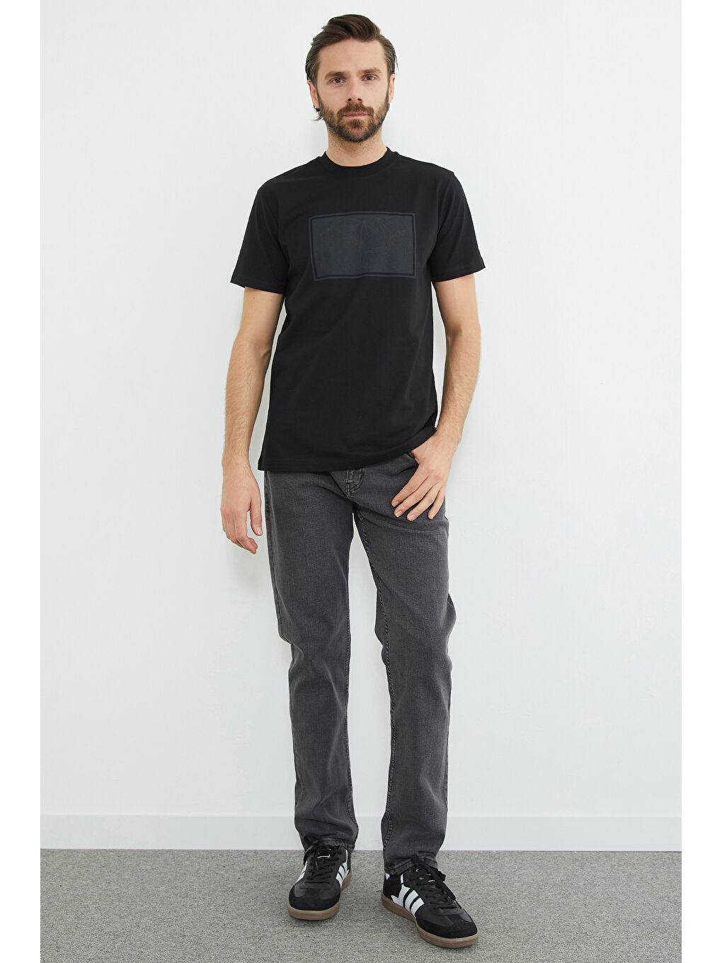 Siyah Baskılı Bisiklet Yaka Tişört-2