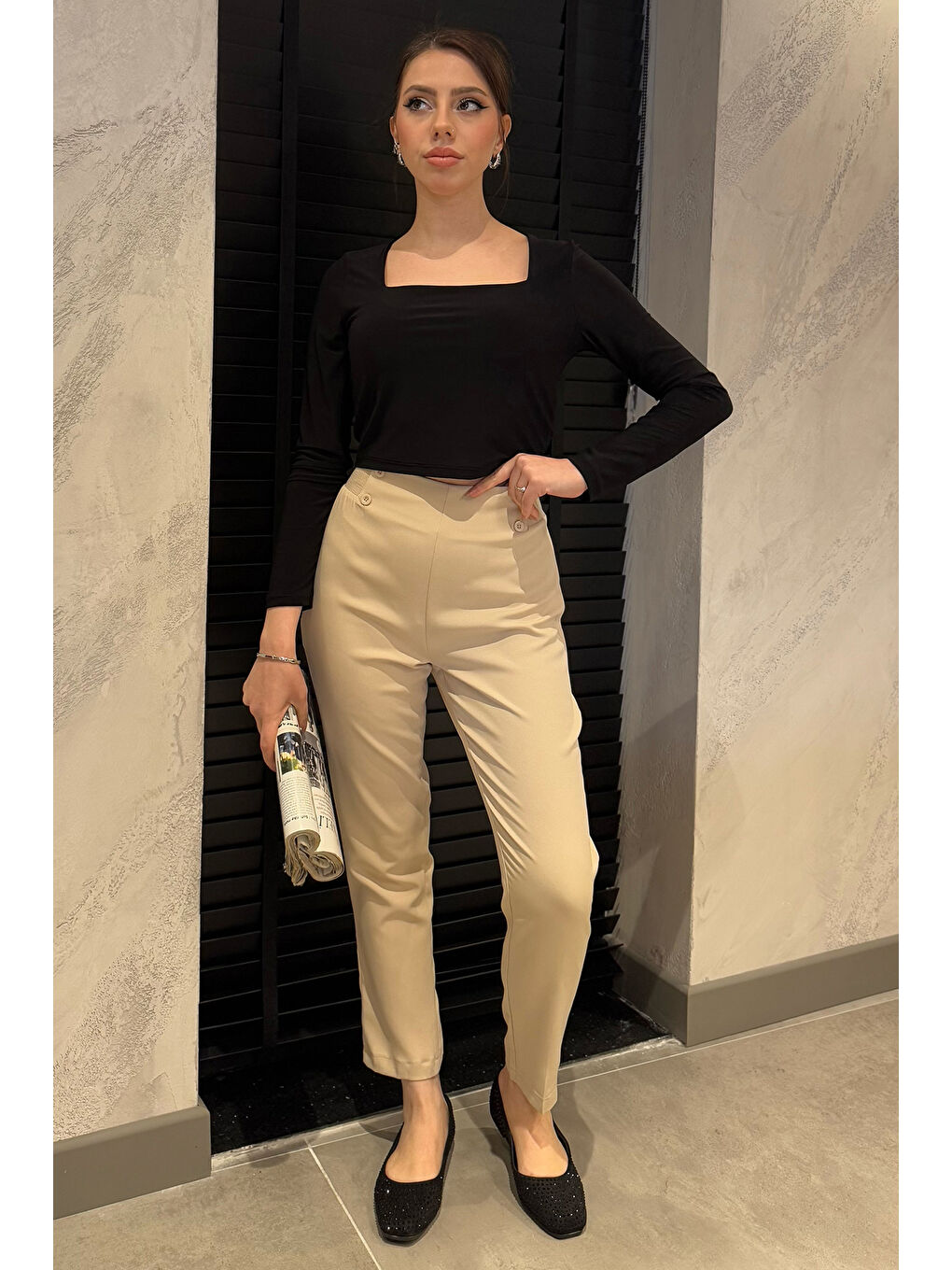 Bej Bel Lastikli Düğme Detaylı Kadın Büyük Beden Kumaş Pantolon