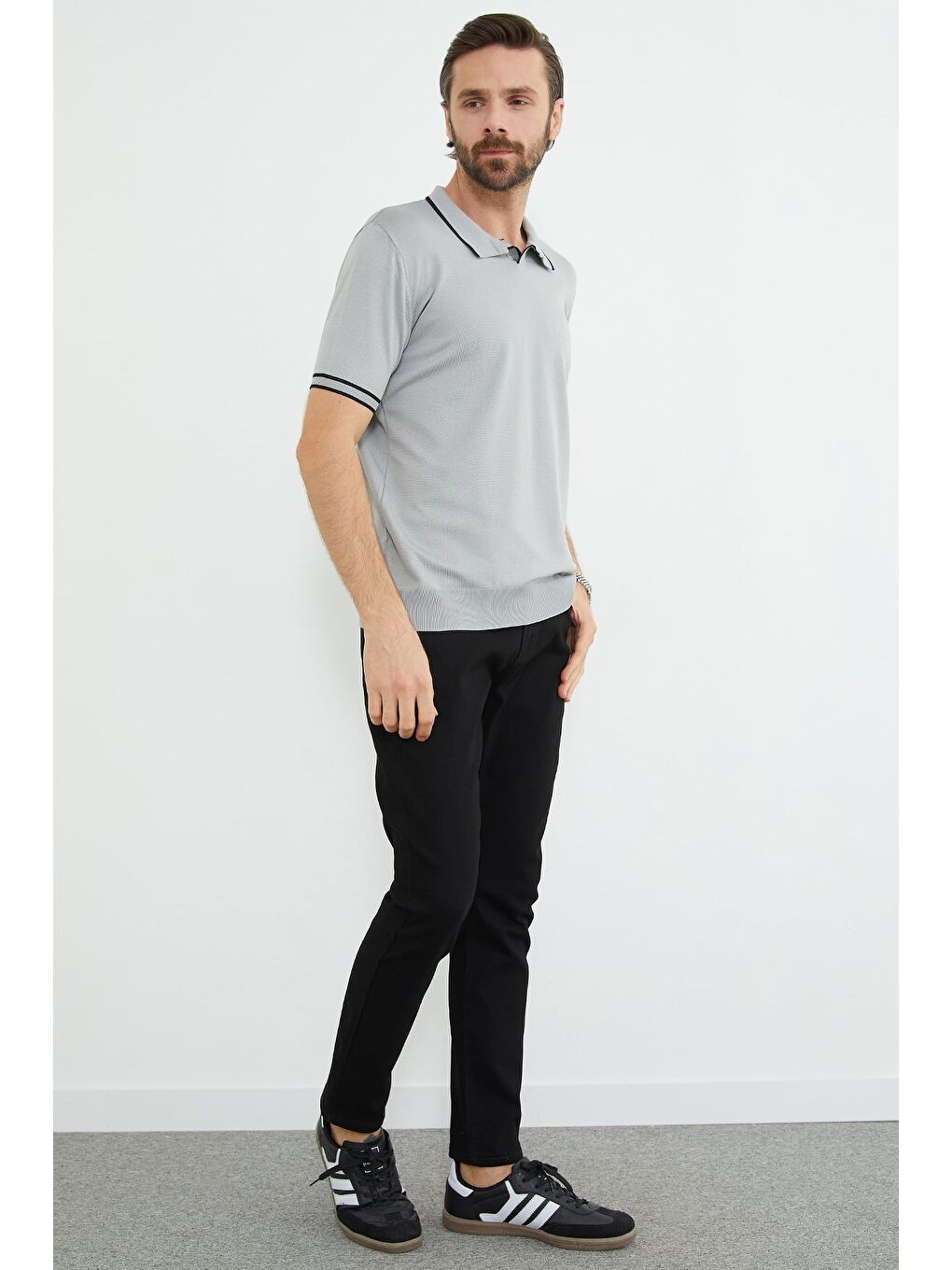 Siyah Düğmeli Fermuarlı Regular Fit Jean-2