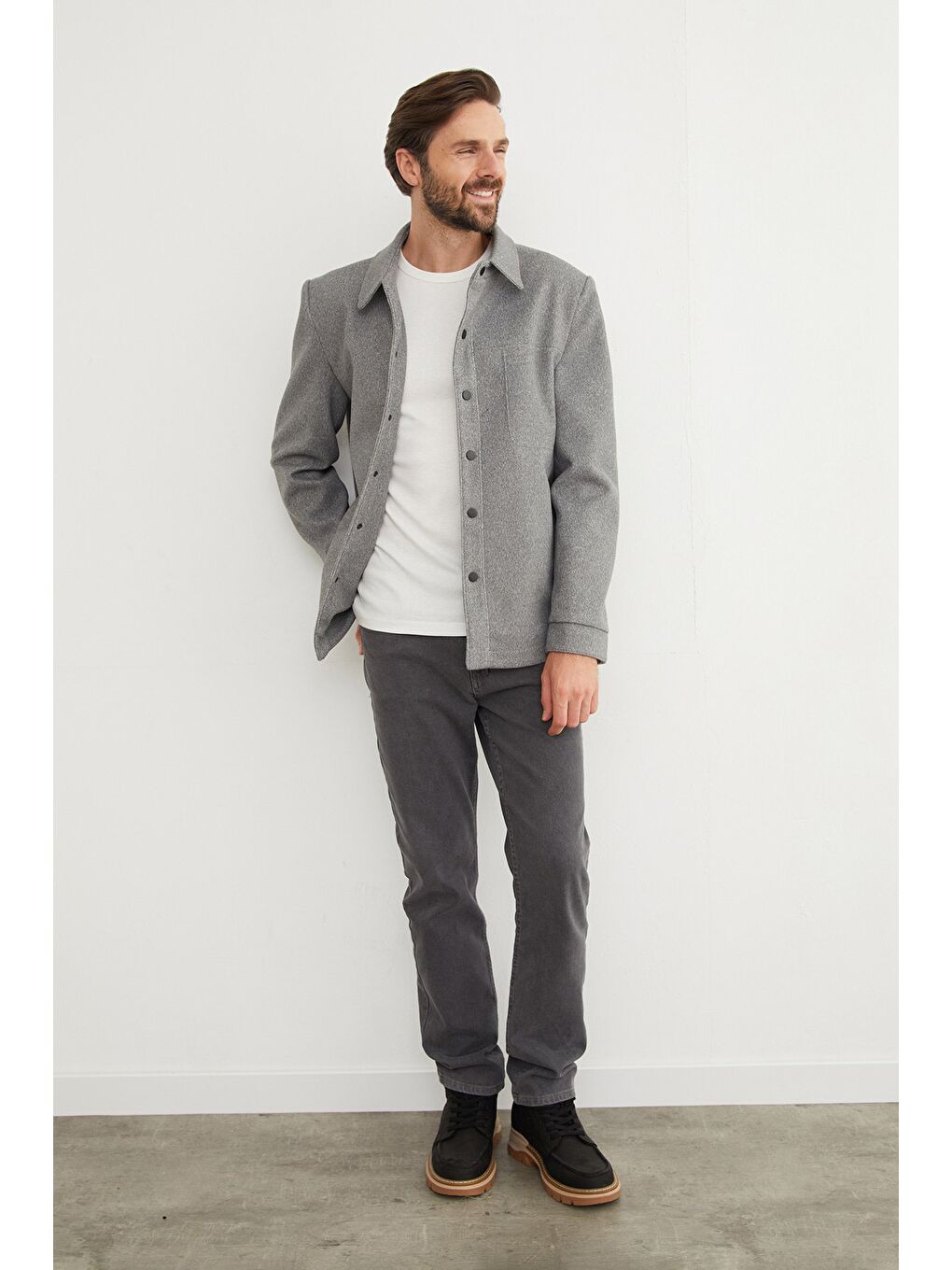 Gri Çift Cepli Çıtçıtlı Kaşe Kaban-3