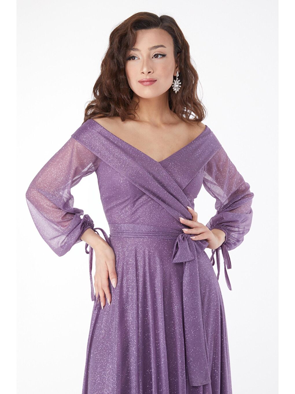 Düz Bisiklet Yaka Kadın Siyah Payetli Arkası Kuyruklu Abiye Elbise - 24884-3