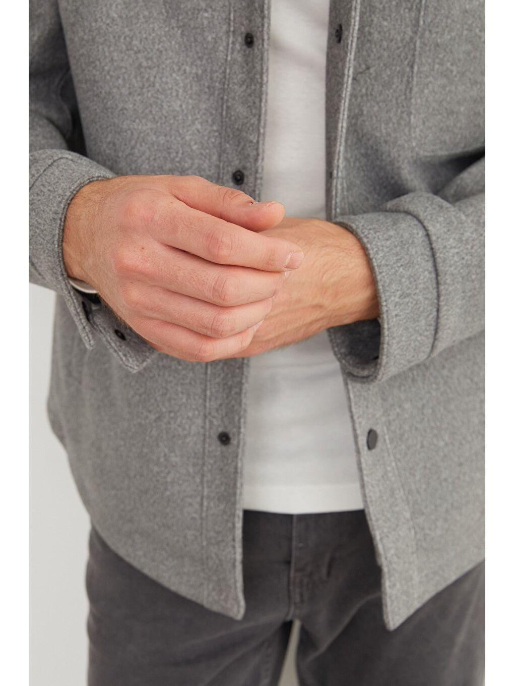 Gri Çift Cepli Çıtçıtlı Kaşe Kaban-4