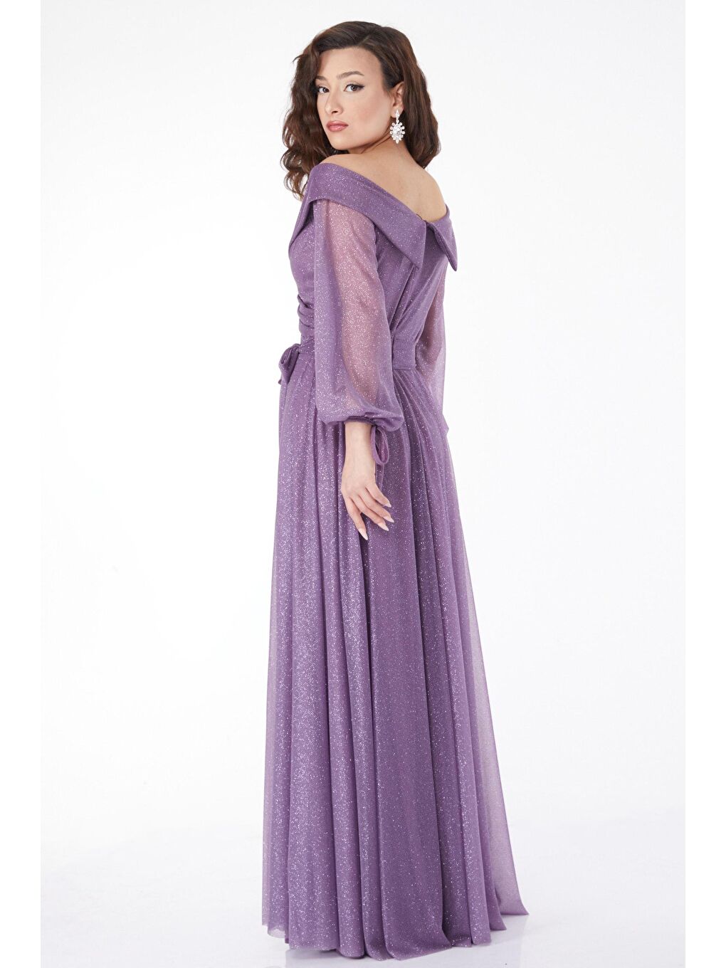 Düz Bisiklet Yaka Kadın Siyah Payetli Arkası Kuyruklu Abiye Elbise - 24884-4