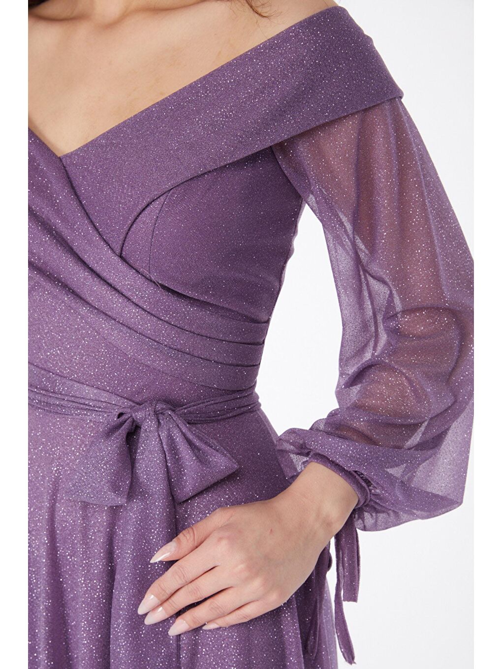 Düz Bisiklet Yaka Kadın Siyah Payetli Arkası Kuyruklu Abiye Elbise - 24884-5