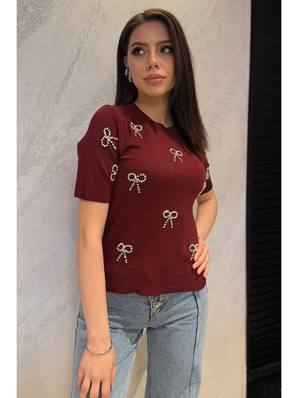 Bordo Taş Detaylı Bisiklet Yaka Kadın Kısa Kol Bluz-1