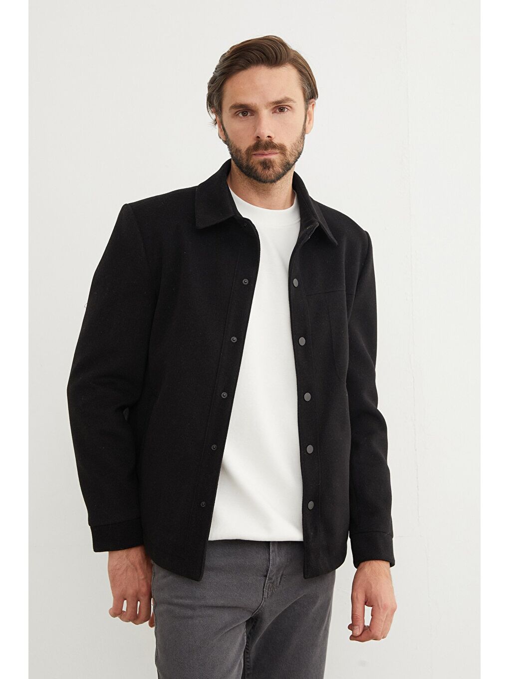 Siyah Çift Cepli Çıtçıtlı Kaşe Kaban-3