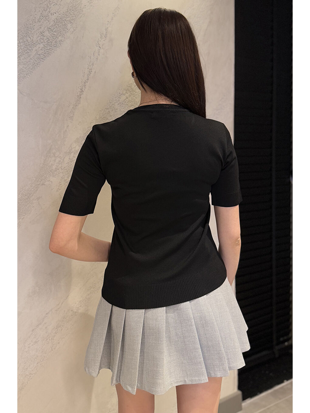 Siyah Taş Detaylı Bisiklet Yaka Kadın Kısa Kol Bluz-2