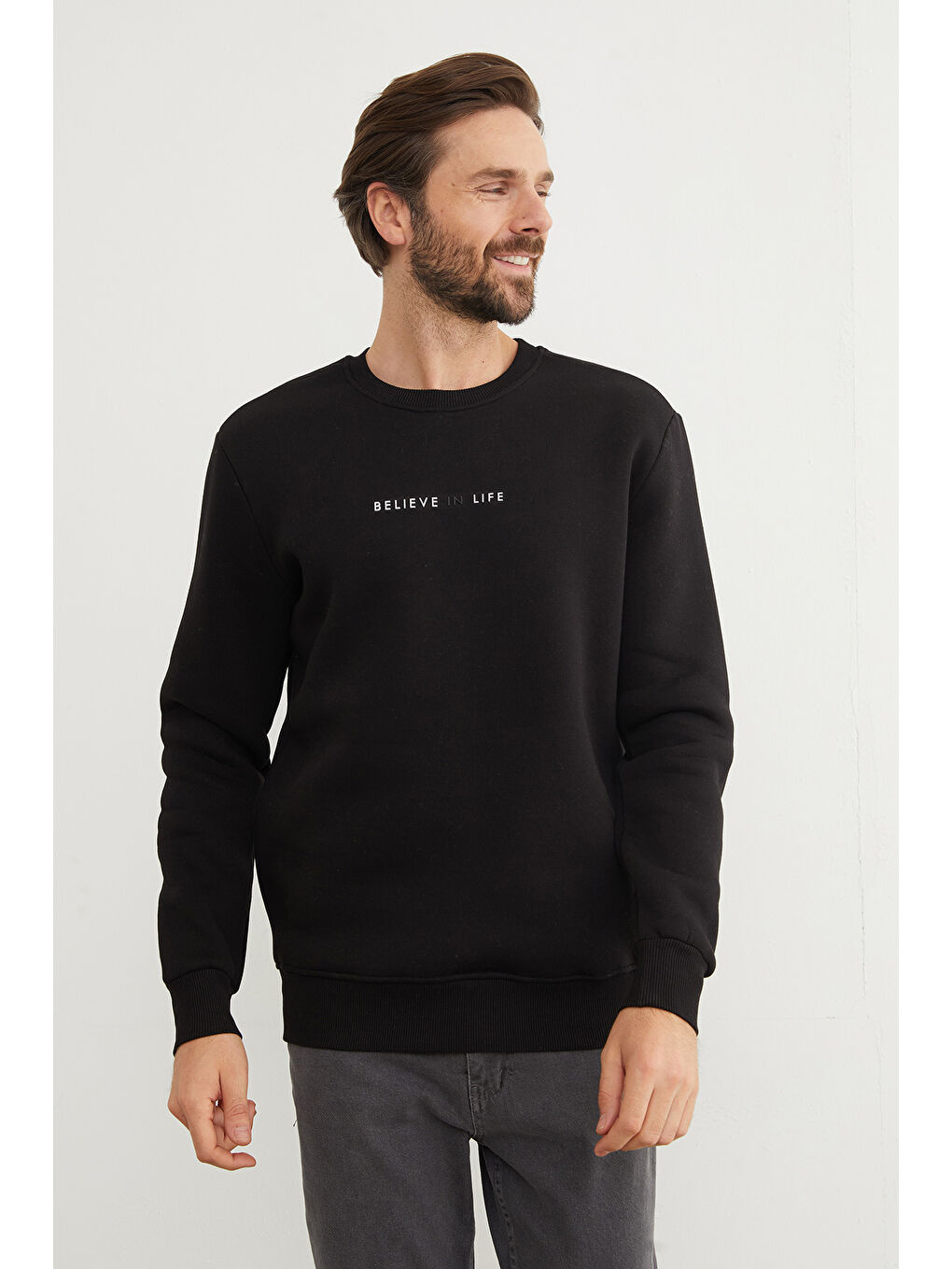 Siyah 3 İplik Believe In Life Kabartma Baskılı Büyük Beden Sweatshirt-1