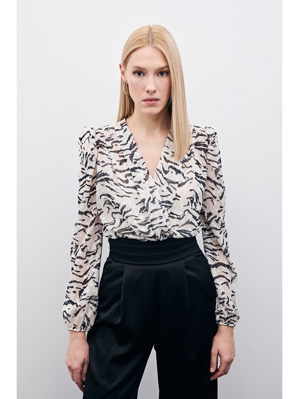 Puantiye Dokulu Bodysuit - Siyah