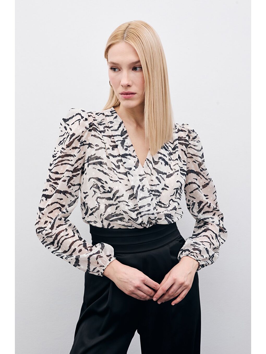 Puantiye Dokulu Bodysuit - Siyah-1